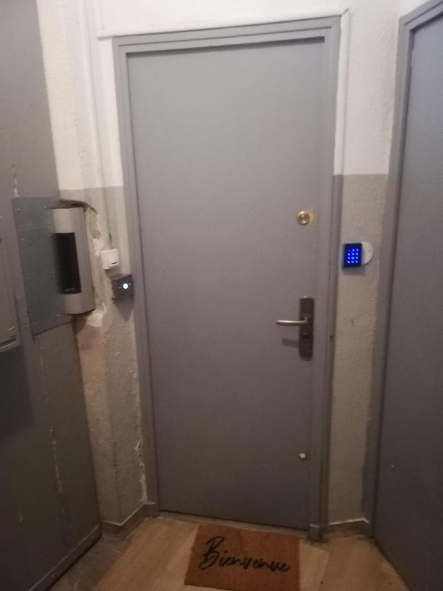 Le Mini Longchamp Apartment Марсилия Екстериор снимка