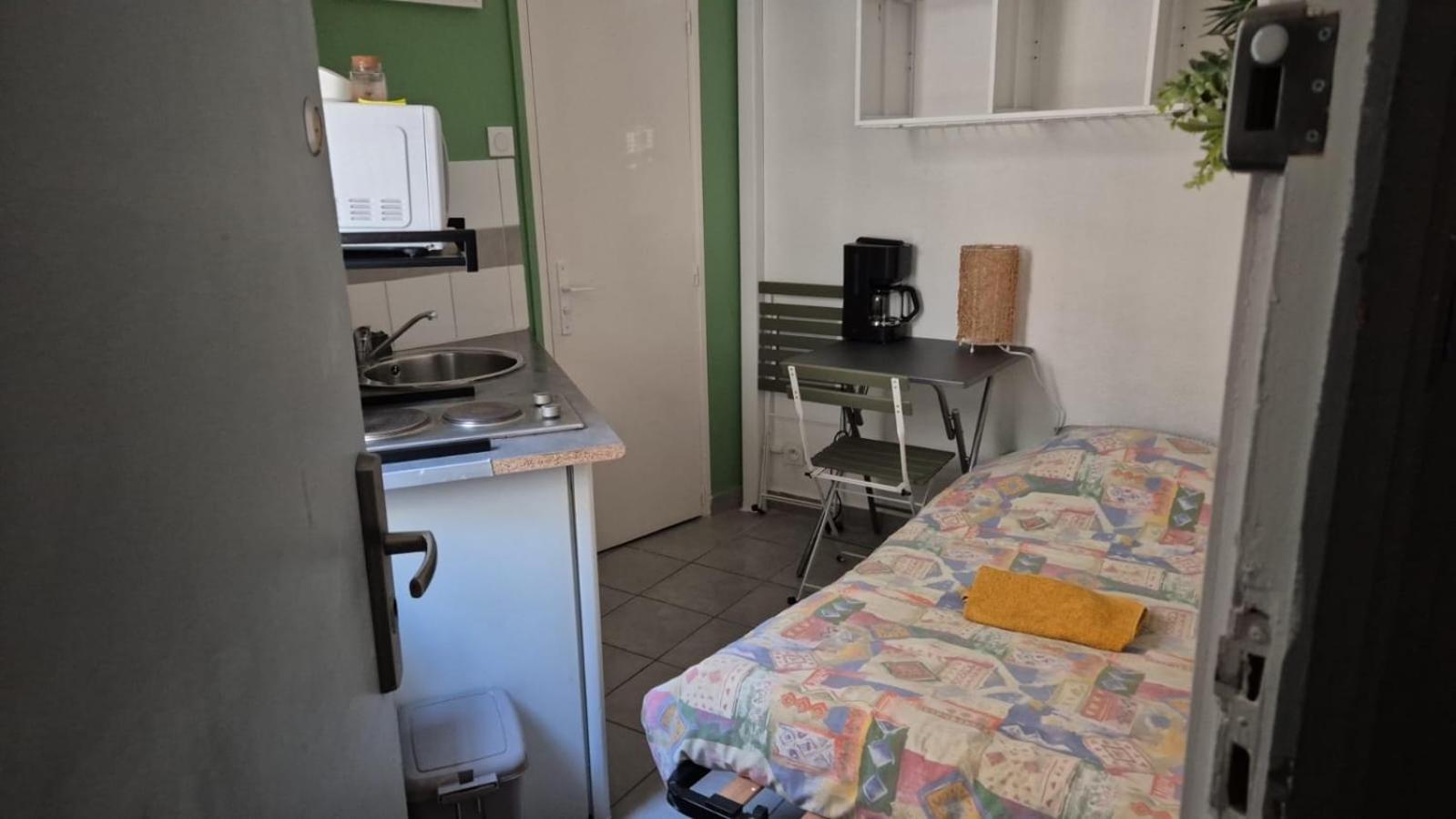 Le Mini Longchamp Apartment Марсилия Екстериор снимка