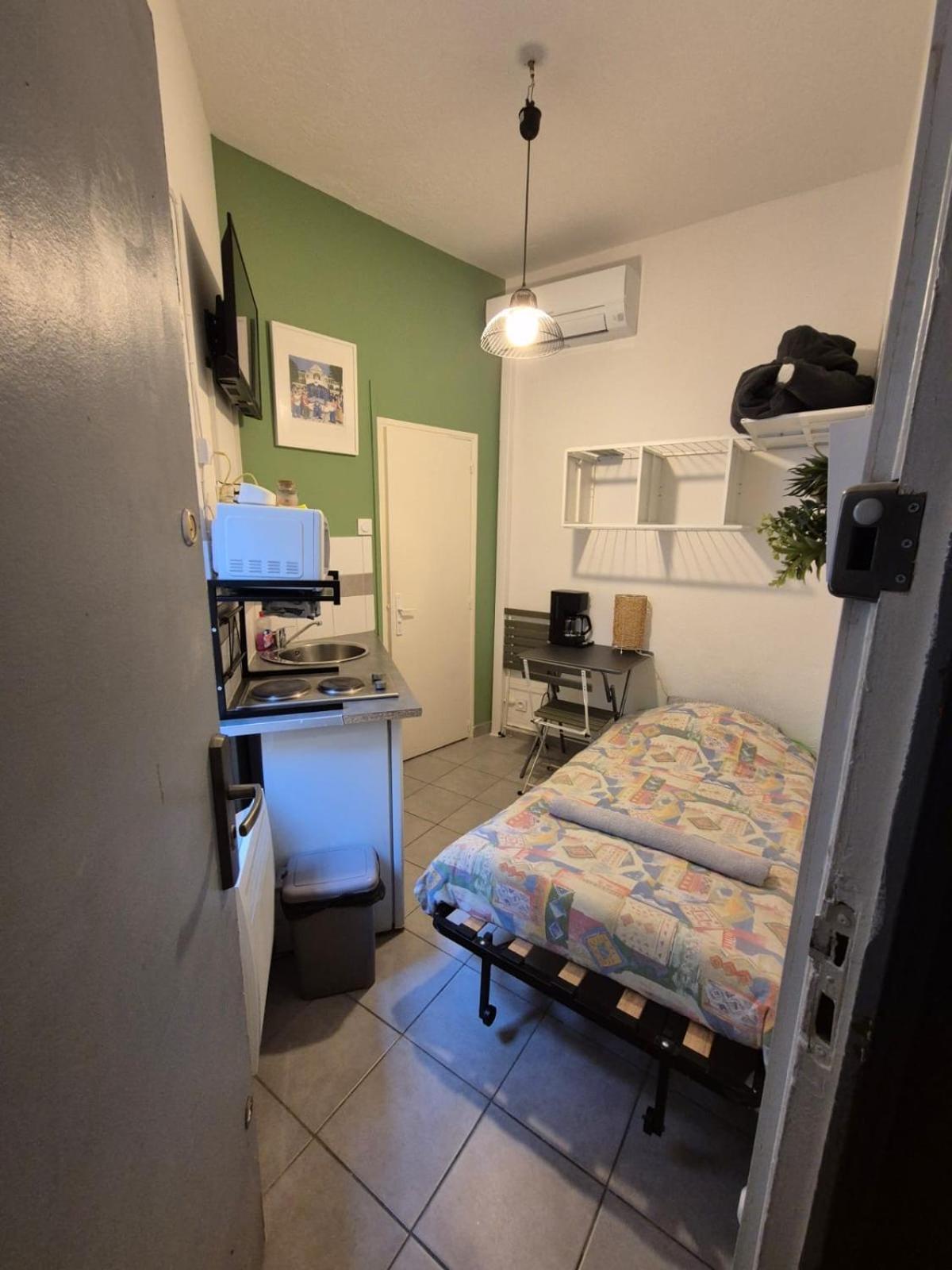 Le Mini Longchamp Apartment Марсилия Екстериор снимка